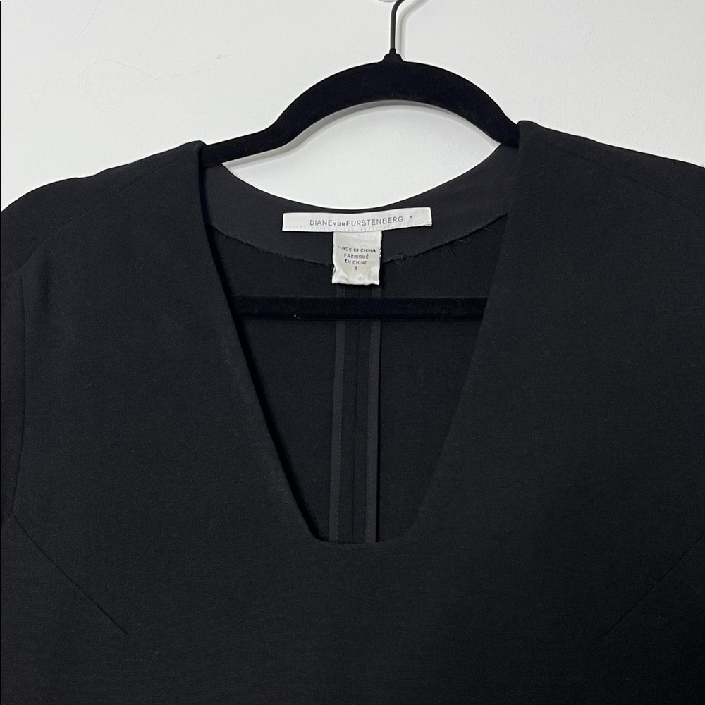 Diane Von Furstenberg Black V- Neck Midi Sheath Dress w/ Front Center Slit Sz 2 - Picture 4 of 8